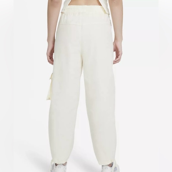 Nike cargo pants women’s medium - Picture 2 of 9